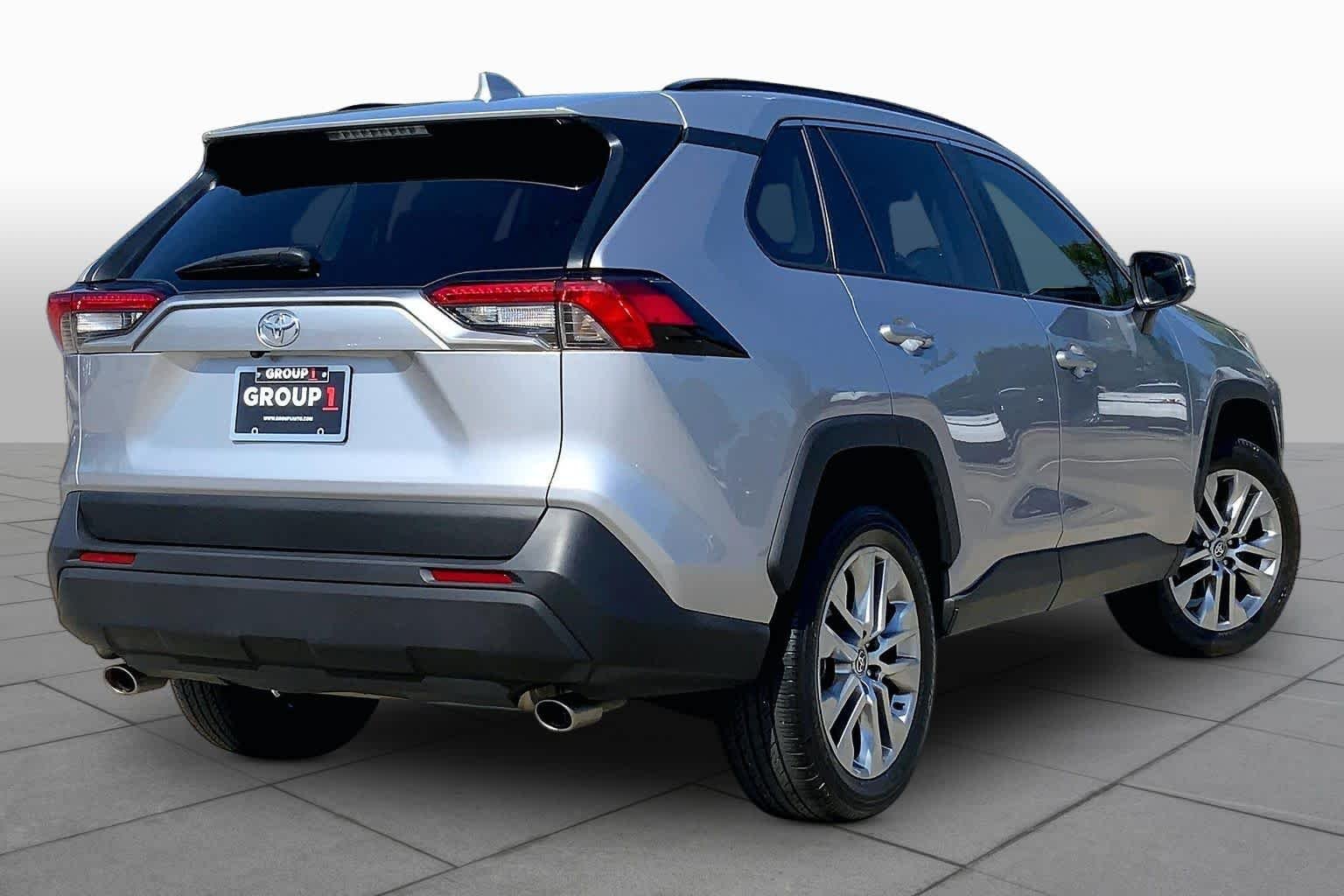Used 2024 Silver Sky Metallic Toyota XLE Premium image 12