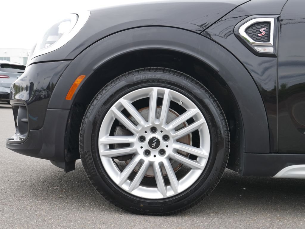 Used 2018 Black MINI Base image 11