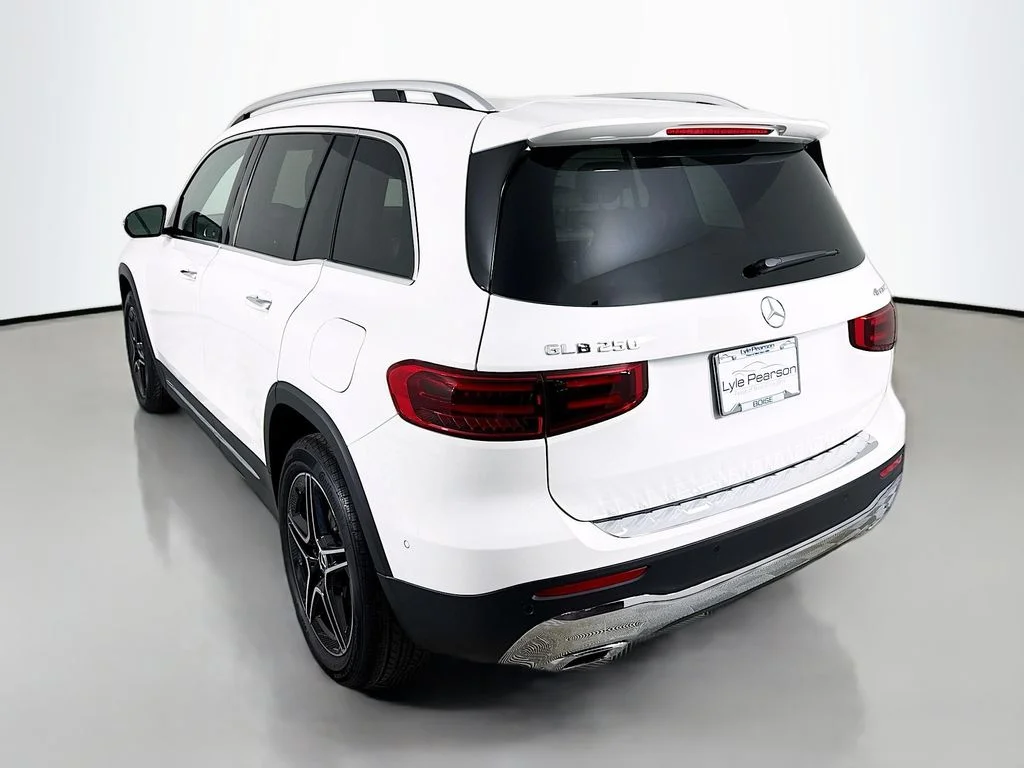 New 2026 Polar White Mercedes-Benz GLB 250 image 3