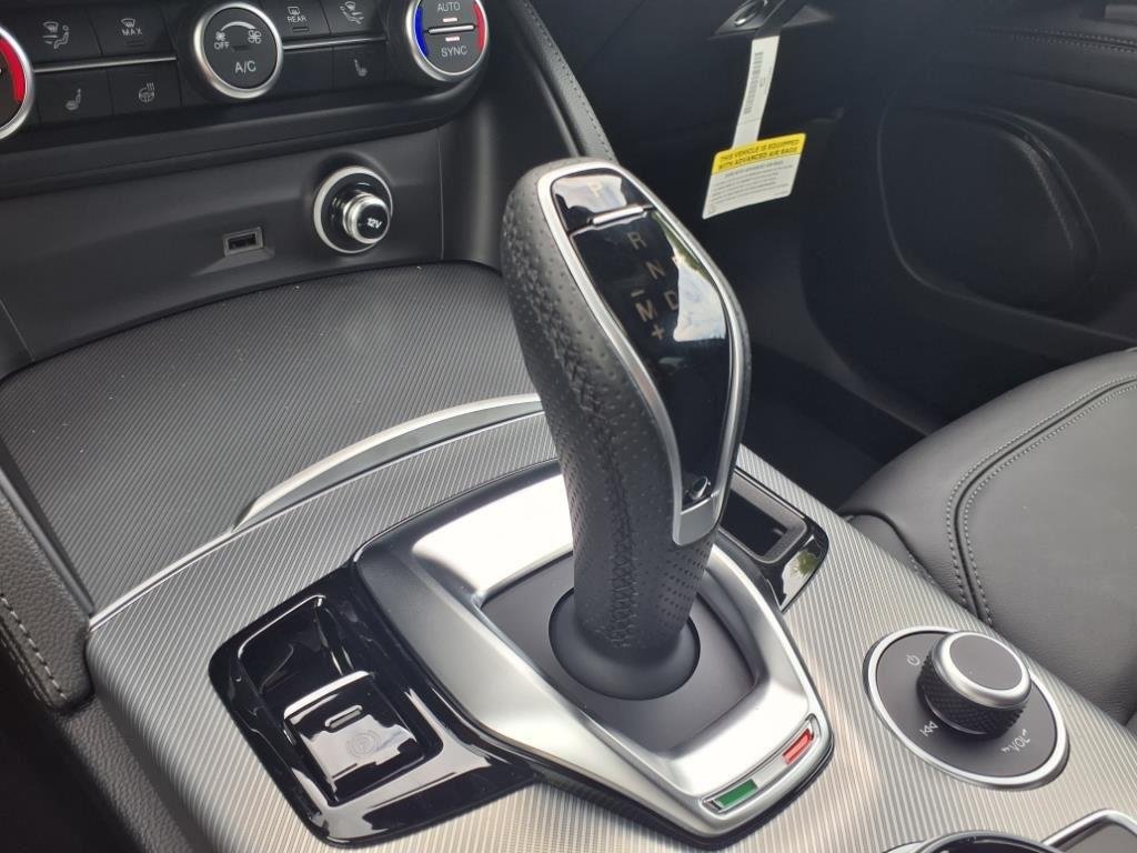 2025 Alfa Romeo Stelvio Base - Photo 13