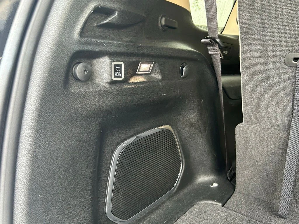 Certified Used 2022 White Jeep Limited image 46