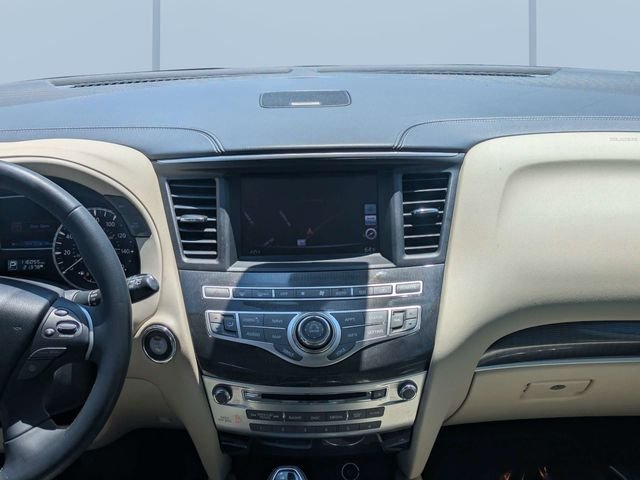 Used 2019 White INFINITI LUXE image 19