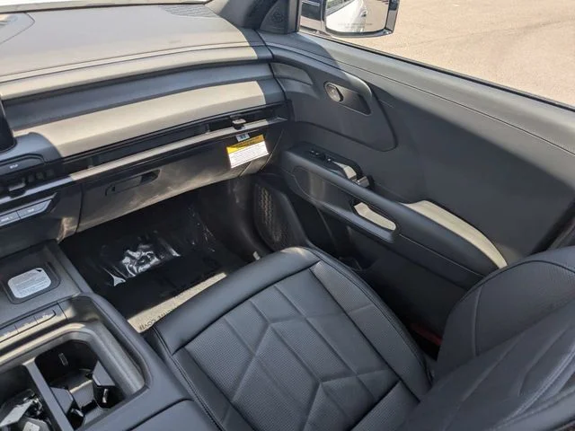 New 2027 Glacial White Pearl Kia X-Line EX image 18