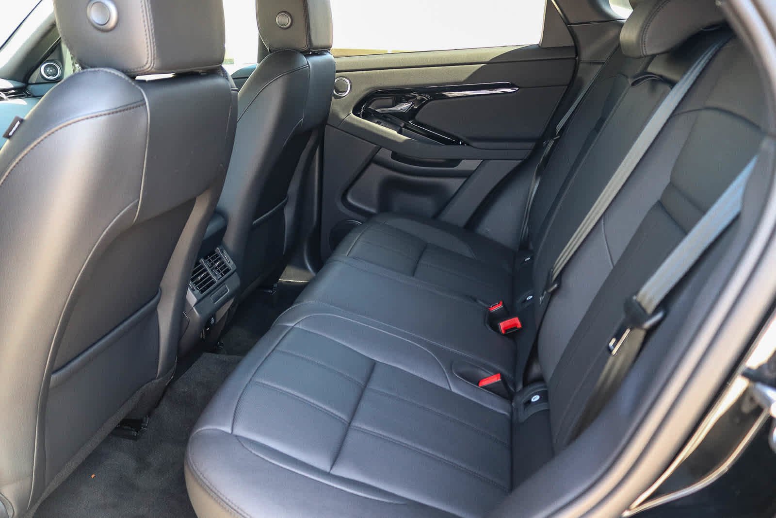 New 2026 Santorini Black Land Rover Core S image 15