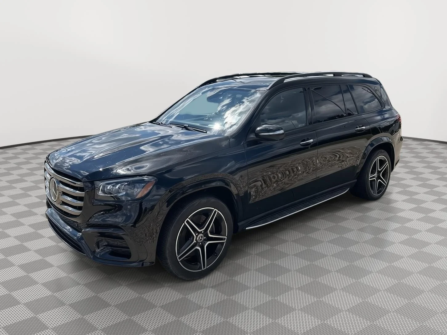 Certified Used 2025 Black Mercedes-Benz GLS 450 image 3