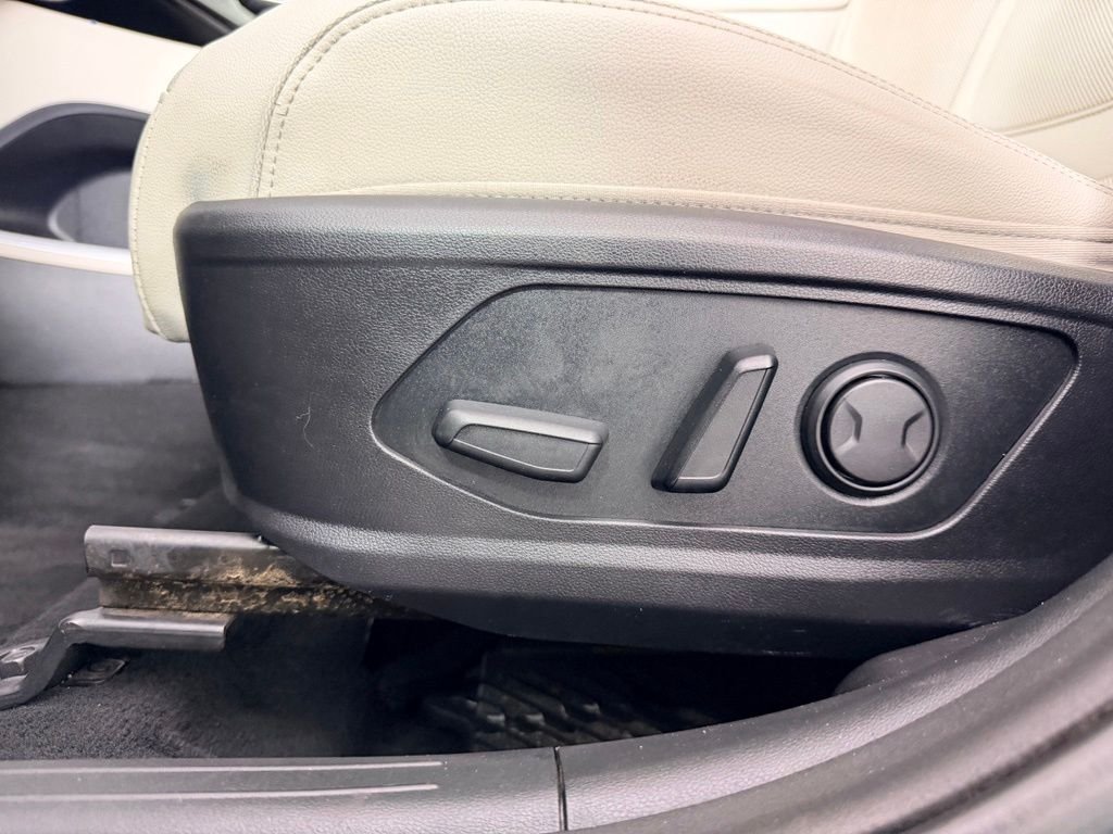 Certified Used 2022 Black Hyundai Limited image 23