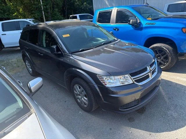 Used 2018 Gray Dodge SE image 5