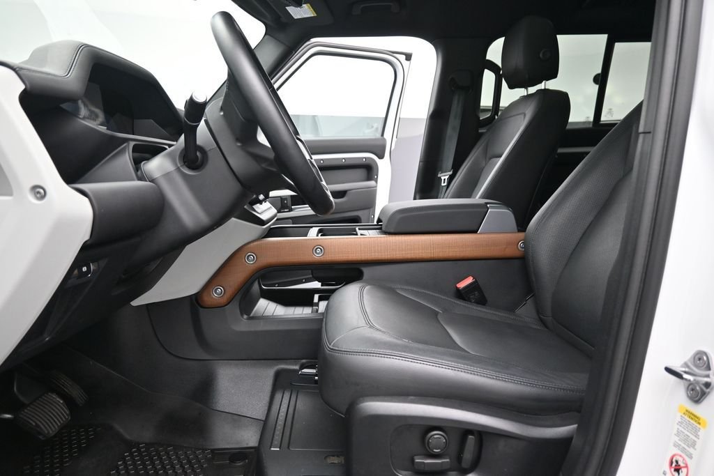 Used 2024 Fuji White Land Rover S image 10