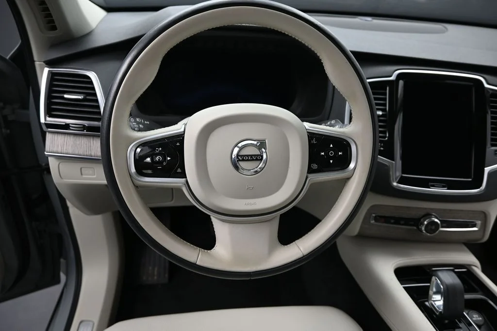 Certified Used 2024 Vapour Grey Volvo Plus image 16