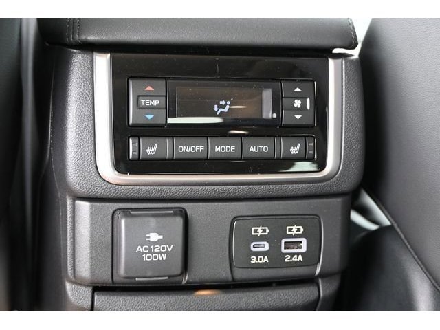 New 2026 White Subaru Onyx Edition Touring 7-Passenger image 44