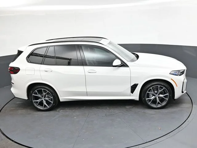 Used 2026 White BMW xDrive40i image 21