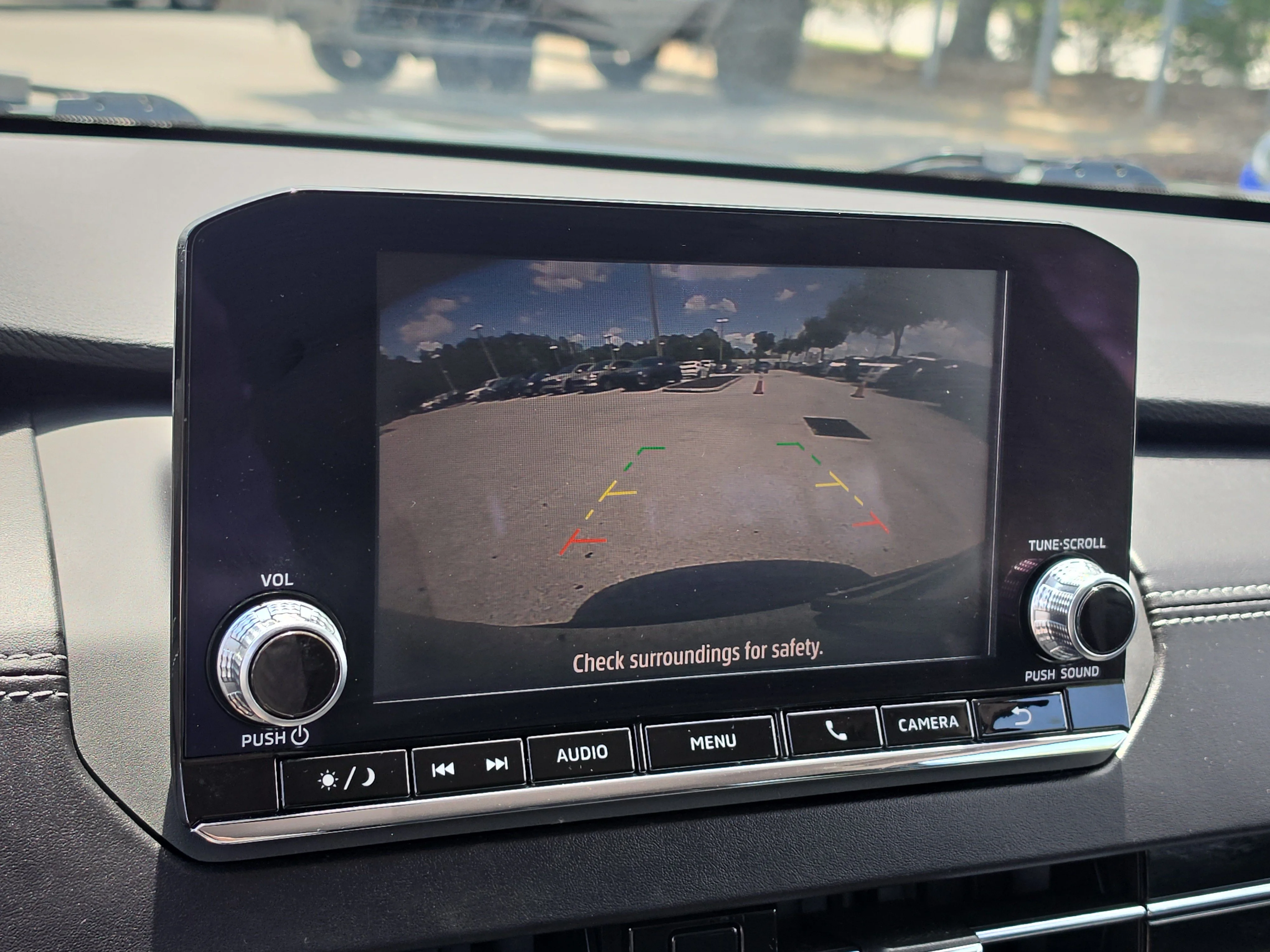 Used 2022 Black Diamond Mitsubishi ES image 23