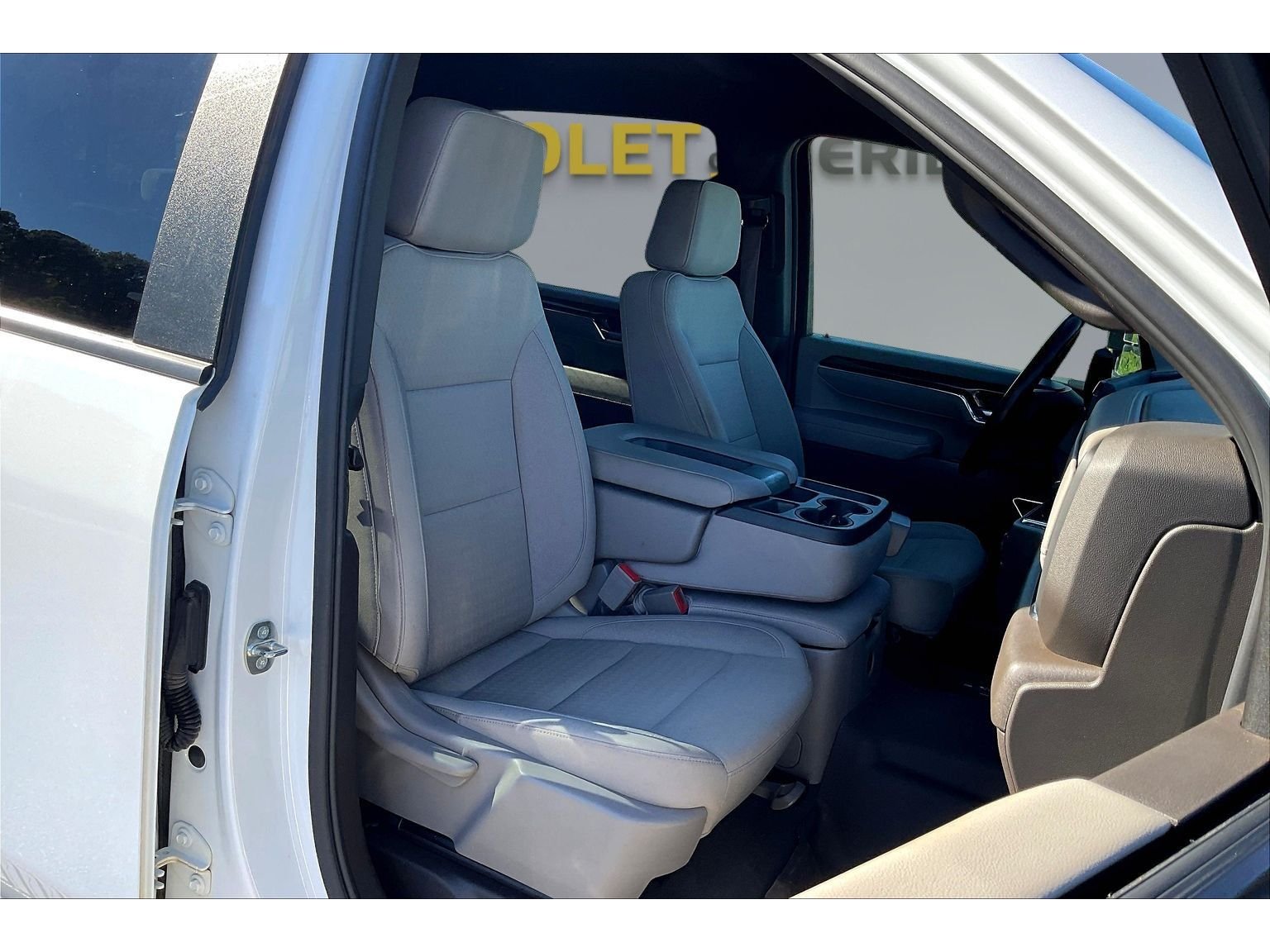Used 2024 Summit White Chevrolet LT image 6