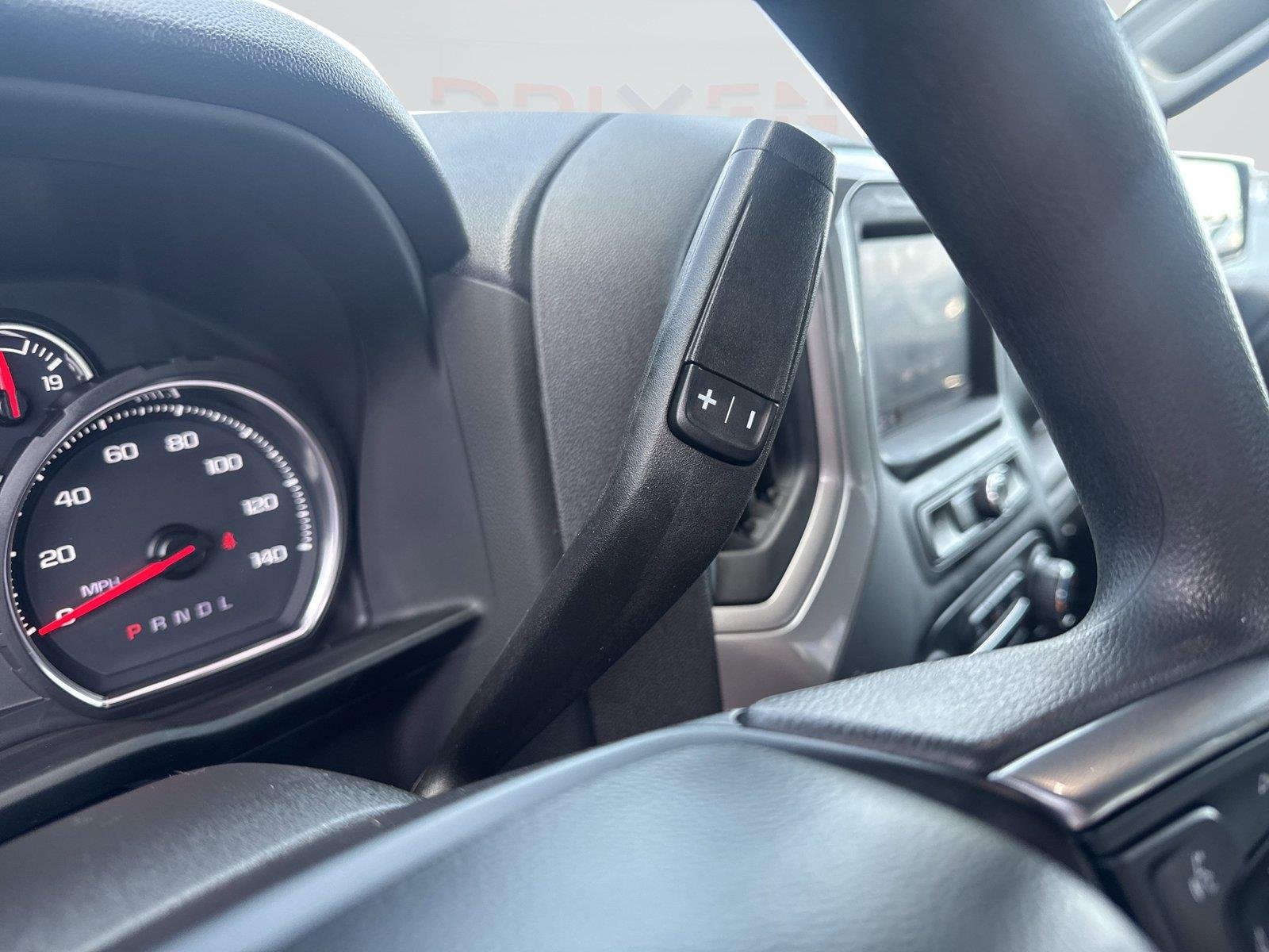 Used 2022 SILVER ICE METALLIC Chevrolet Custom image 23