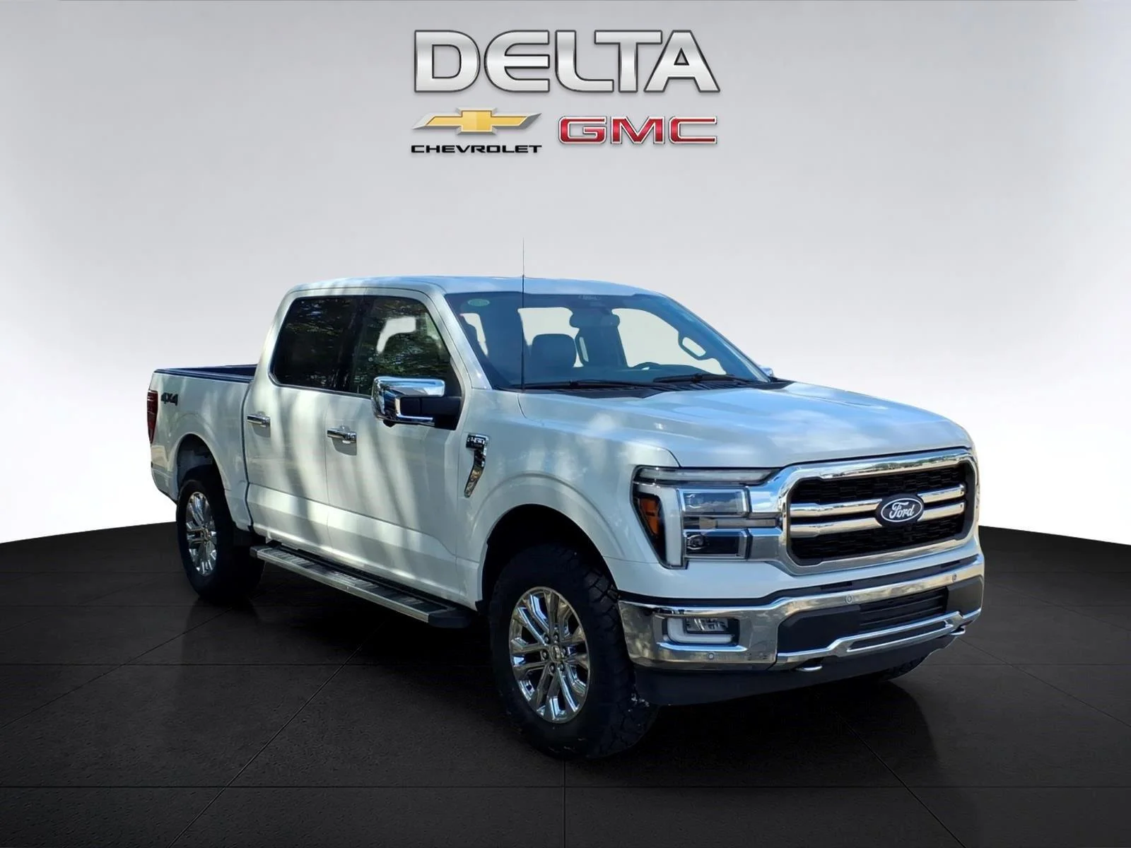 Used 2024 Star White Metallic Tri-Coat Ford LARIAT image 7