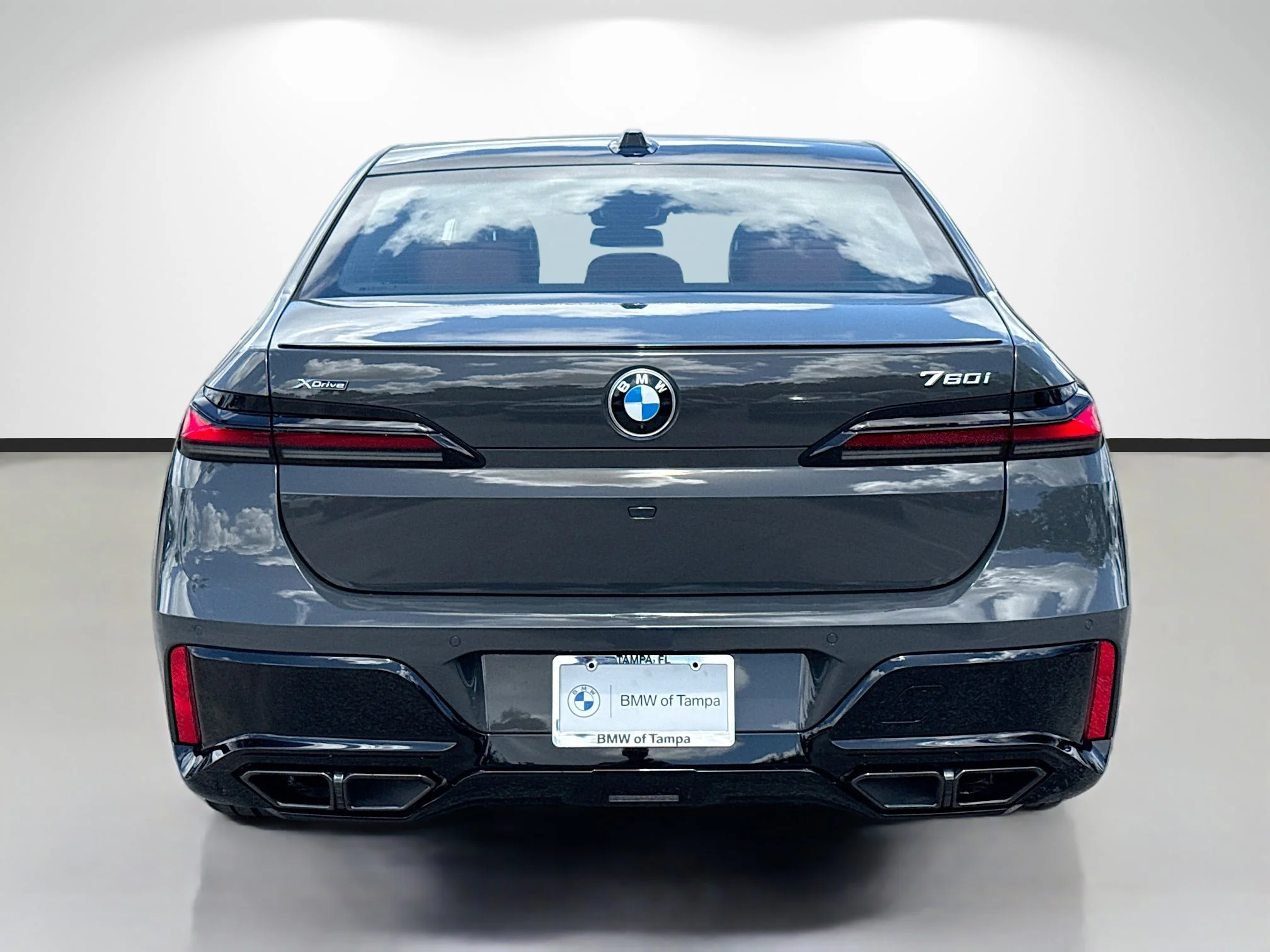 New 2026 Dravit Grey Metallic BMW 760i xDrive image 4