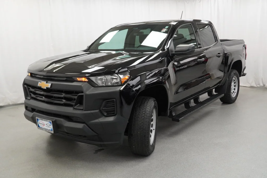 Used 2025 Black Chevrolet WT/LT image 18