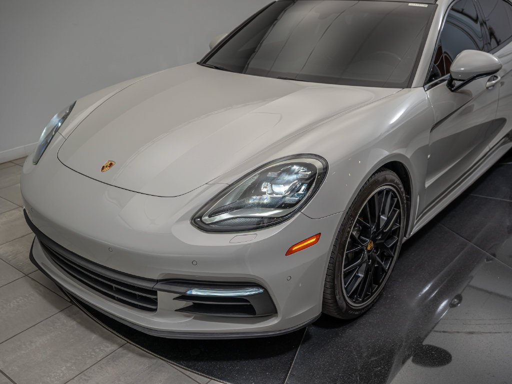 Used 2018 Chalk Porsche 4S image 18