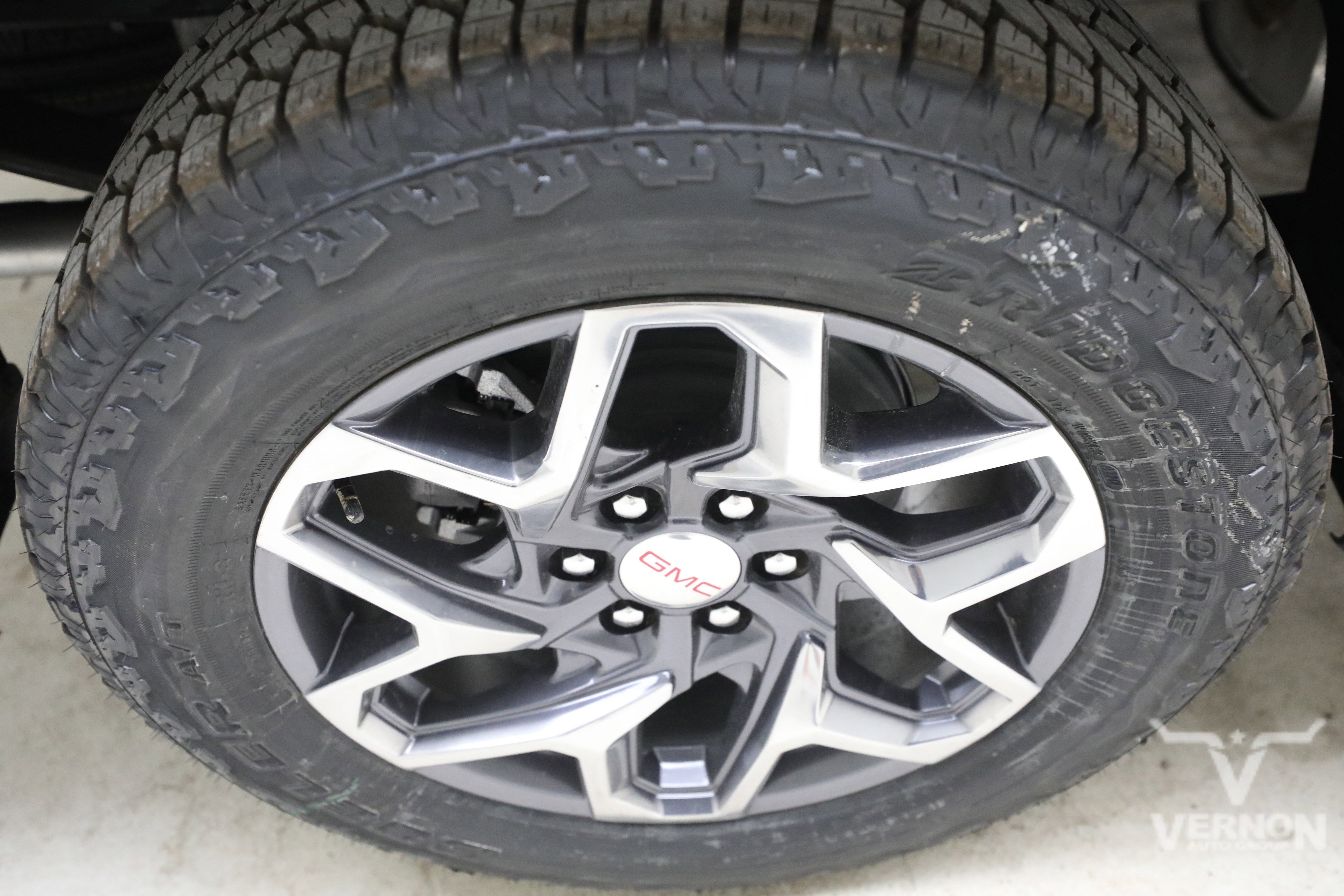 New 2026 Glacier White Tricoat GMC N image 31