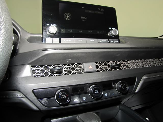 Certified Used 2024 Solar Silver Metallic Honda LX image 7