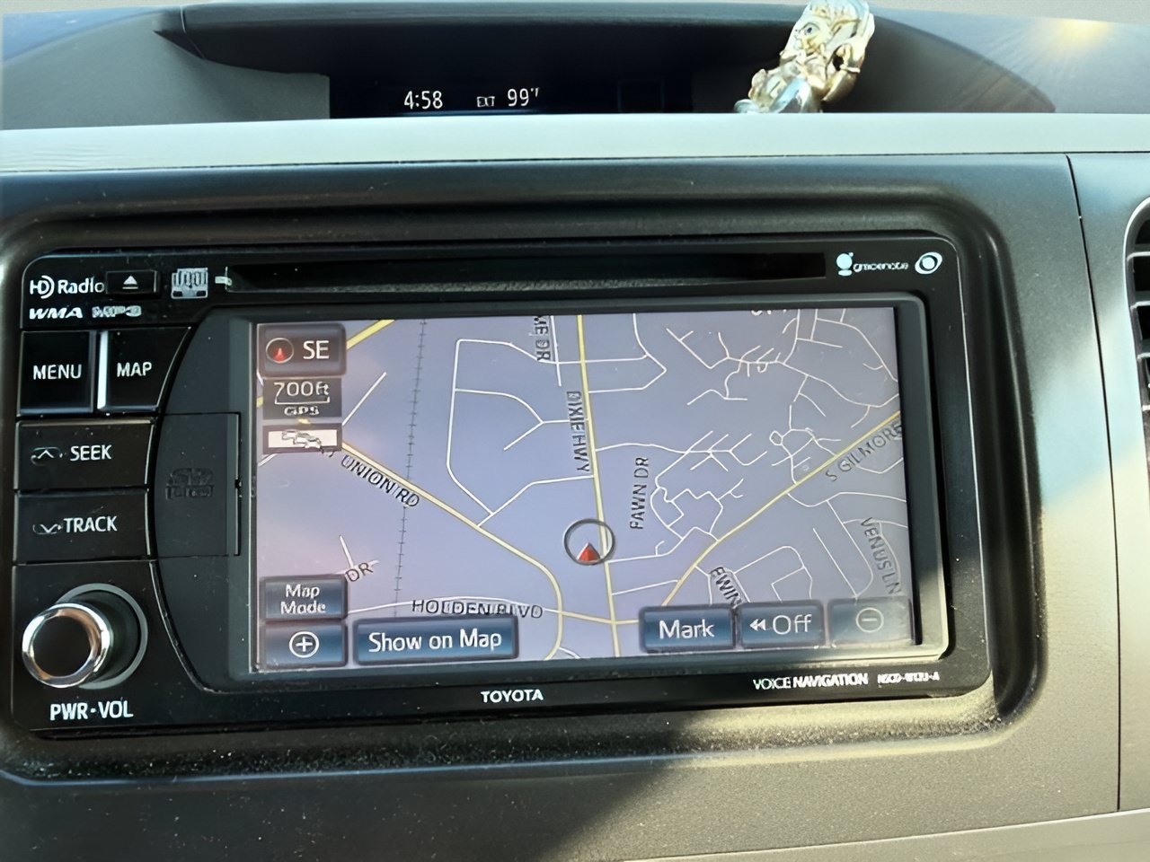 Used 2014 Predawn Gray Mica Toyota XLE image 12