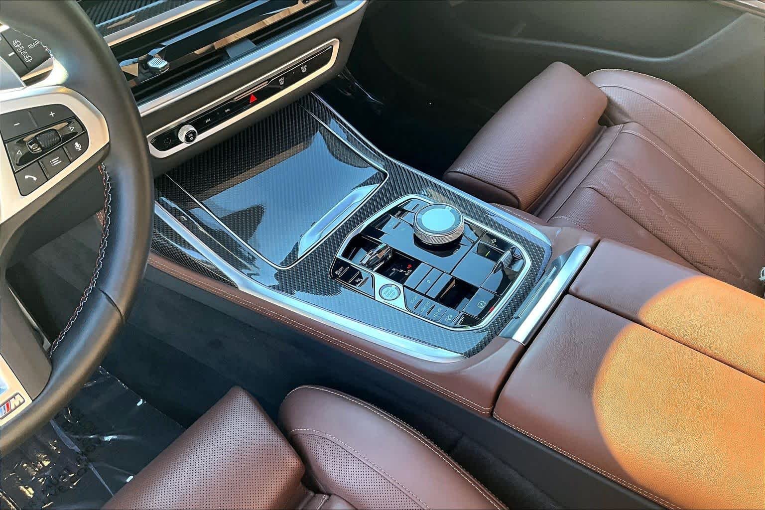 Used 2025 Mineral White Metallic BMW M60i image 17