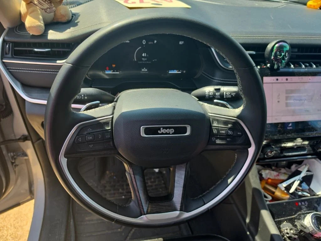 Used 2024 Silver Jeep Limited image 18
