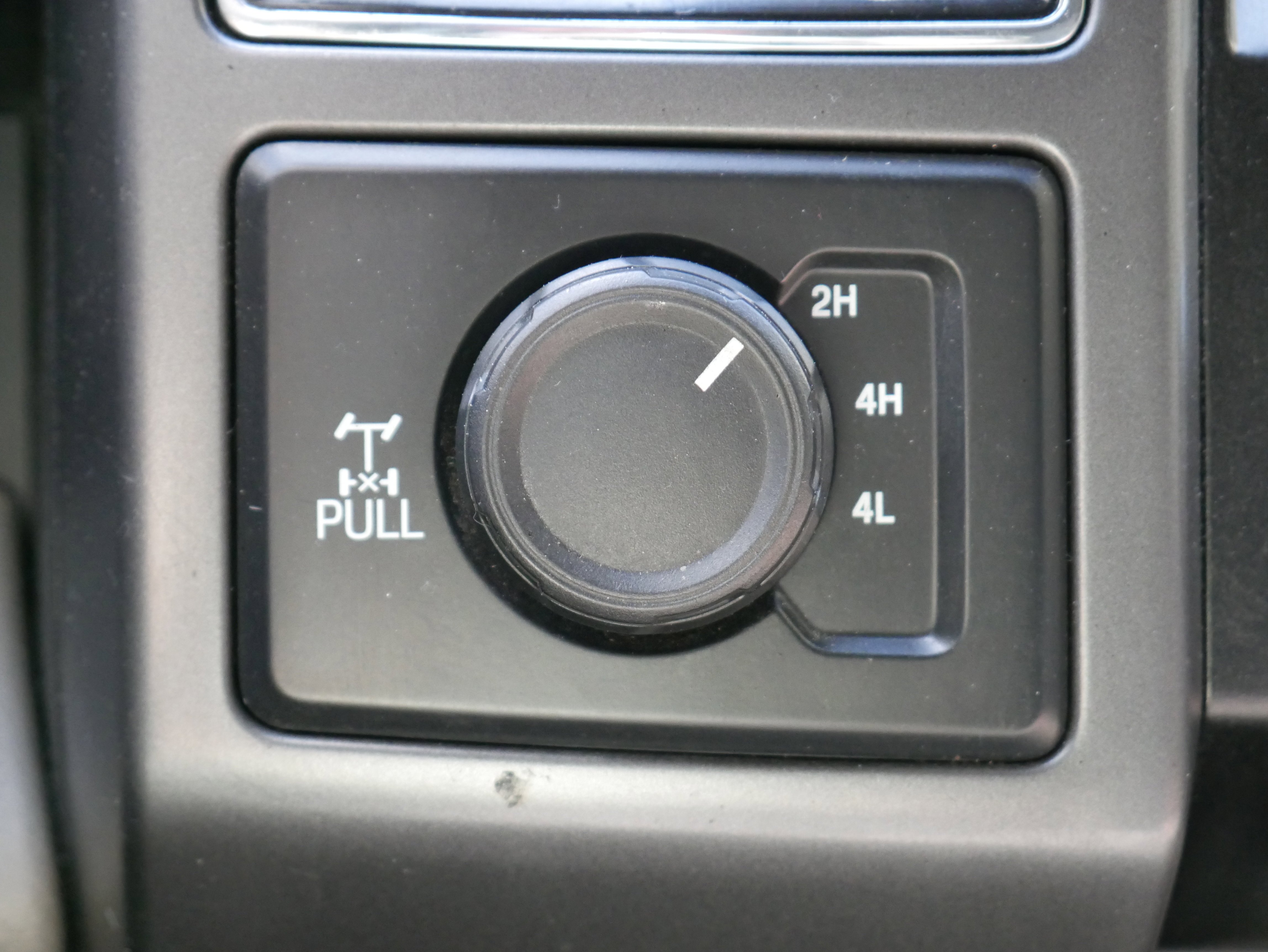 Used 2018 Wht Ford XL image 23