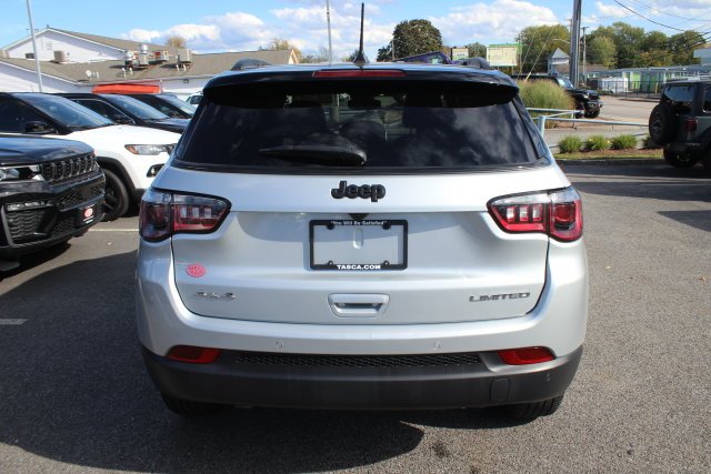 Used 2025 Silver Jeep Limited image 28