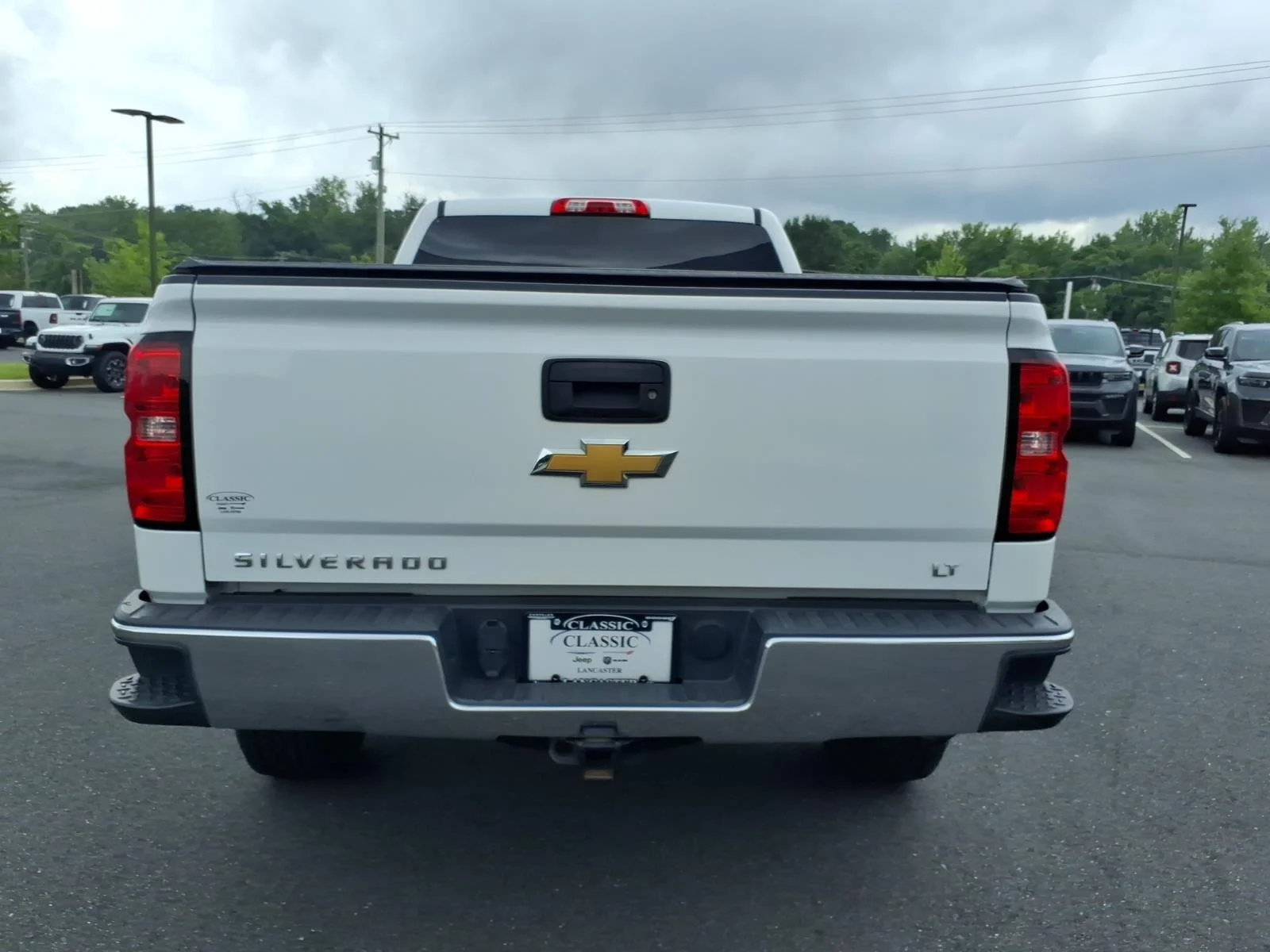 Used 2018 Summit White Chevrolet LT image 15