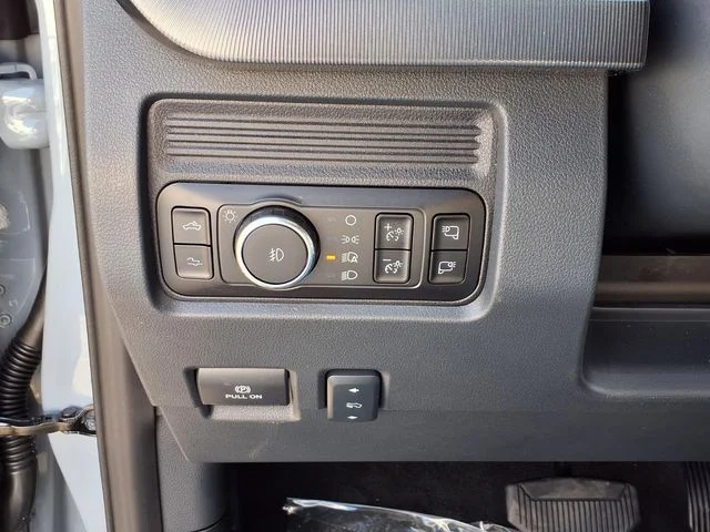 New 2026 Glacier Gray Metallic Tri-Coat Ford Platinum image 12