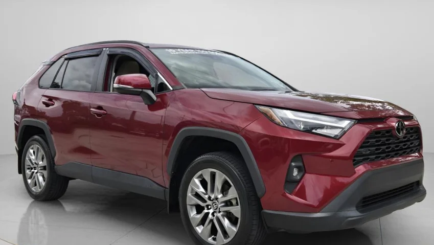 Used 2023 Red Toyota XLE Premium image 6