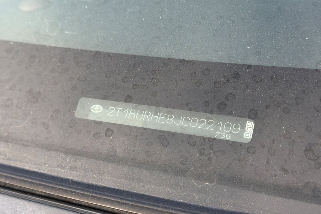 Used 2018 Classic Silver Metallic Toyota LE image 7