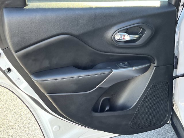 Used 2019 White Jeep Limited image 16