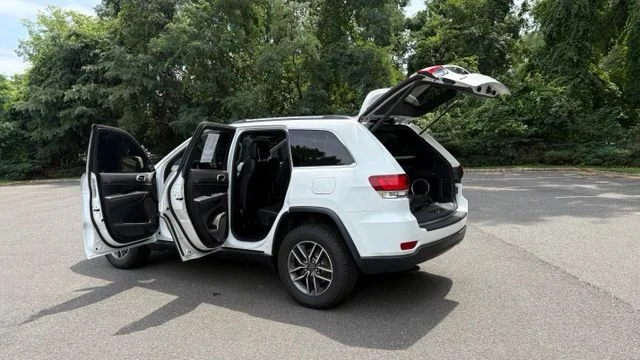 Used 2020 Bright White Clearcoat Jeep Laredo image 23