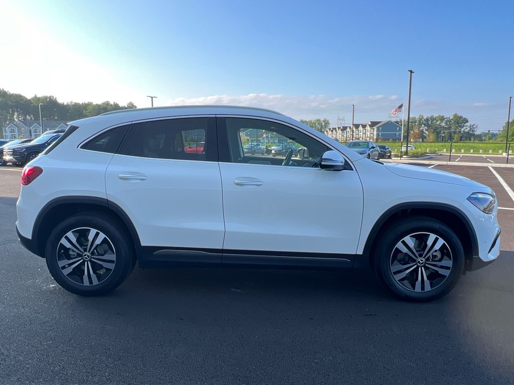 New 2026 Polar White Mercedes-Benz GLA 250 image 9