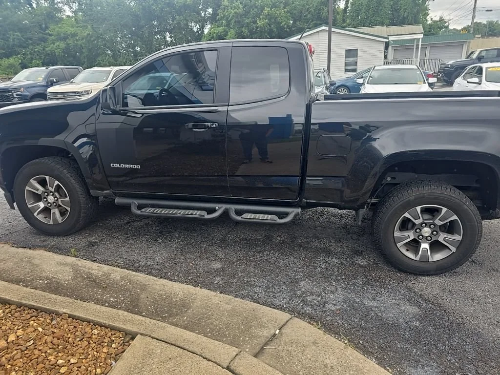 Used 2015 BLACK Chevrolet 2WD Z71 image 2
