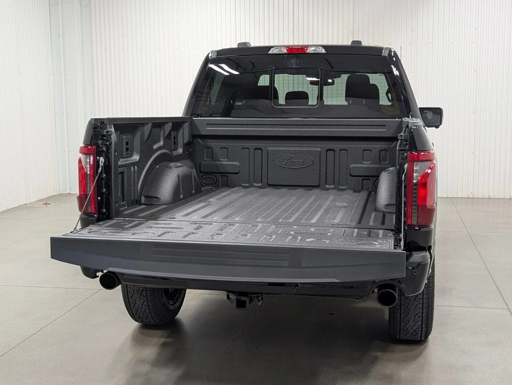 New 2026 Agate Black Metallic Ford XLT image 25