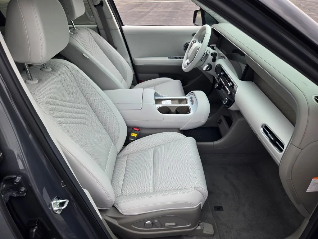 New 2026 Gray Pearl Hyundai SEL Premium image 7
