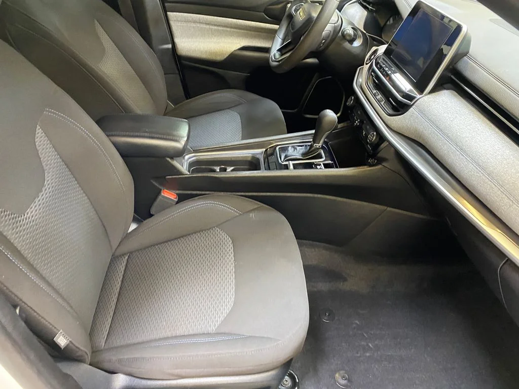 Used 2025 White Jeep Sport image 24
