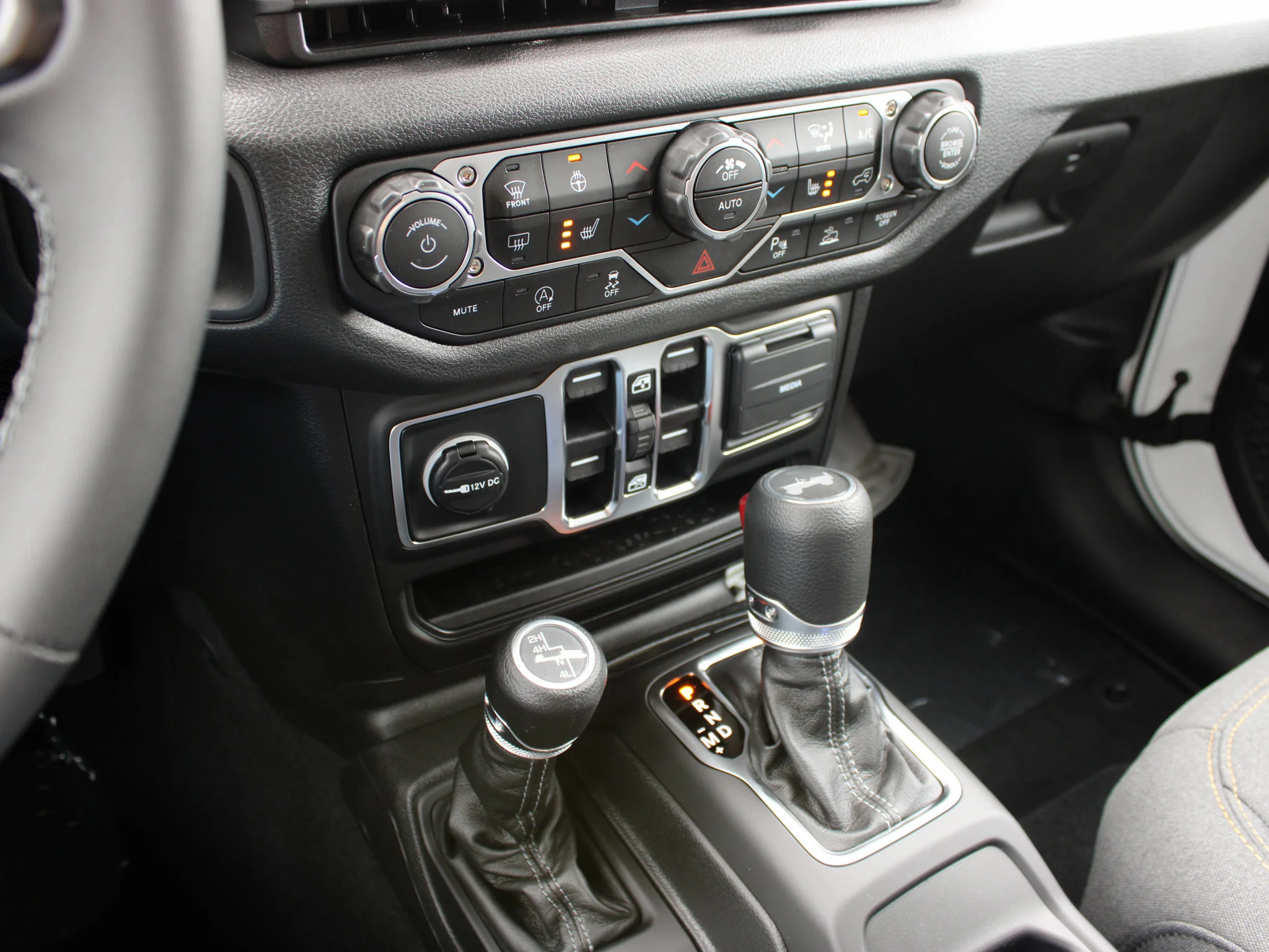 Used 2025 White Jeep Sport S* 4 Door 4x4, Safety Group, Remote Start, Heated Seats, Alpine Audio image 19
