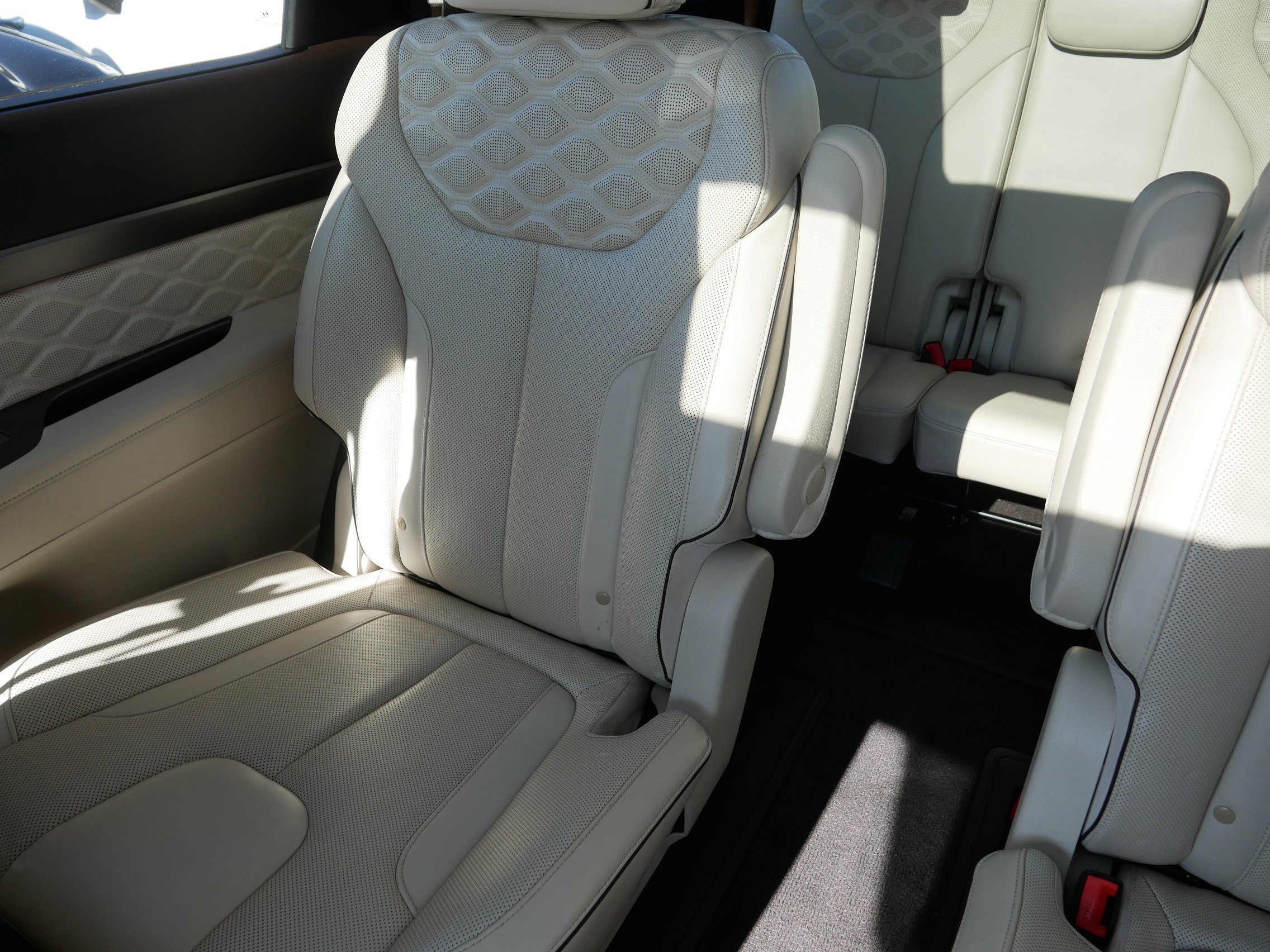 Certified Used 2020 Hyper White Hyundai Limited image 12