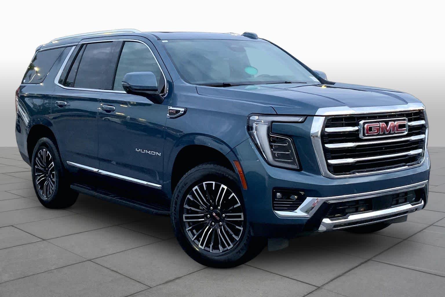 Used 2025 Downpour Metallic GMC Elevation image 3