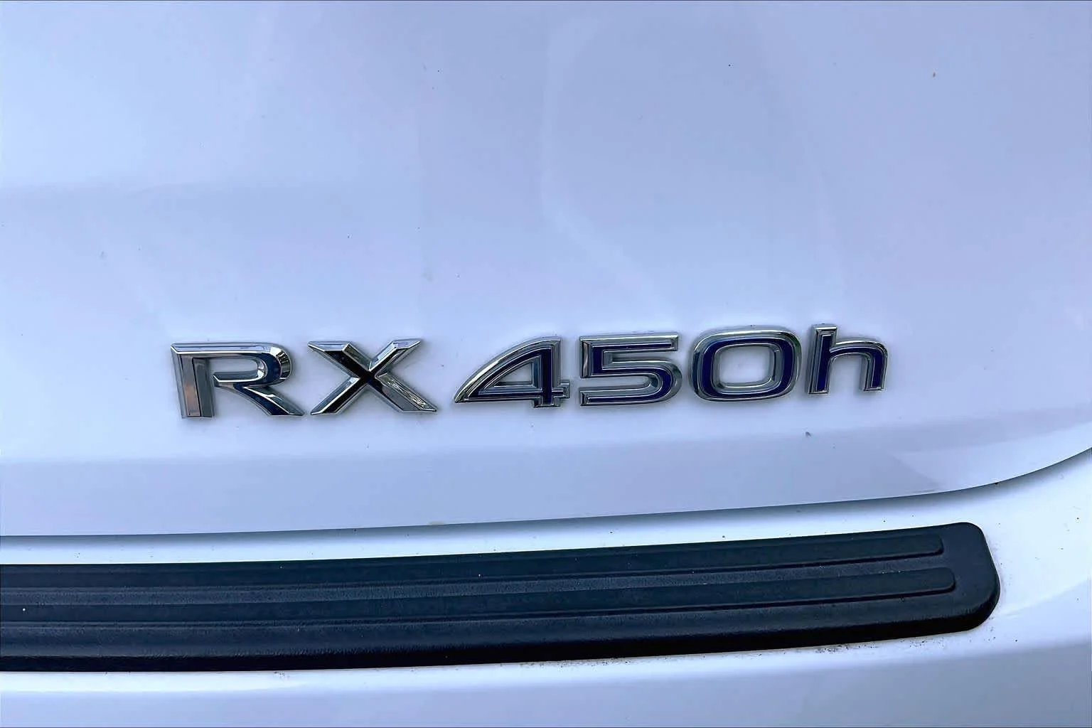 Used 2021 Ultra White Lexus F SPORT Handling image 9