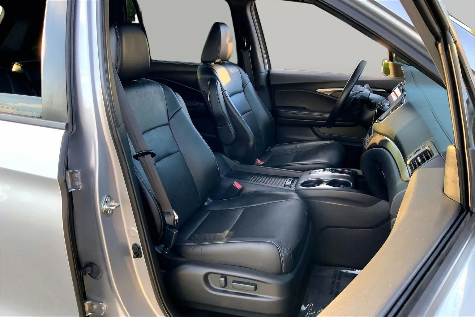 Certified Used 2019 Lunar Silver Metallic Honda EX-L image 16