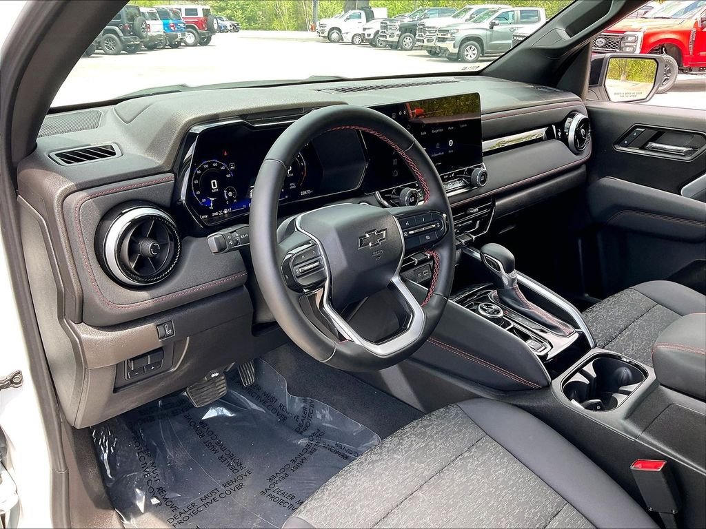 Used 2024 Summit White Chevrolet Z71 image 8