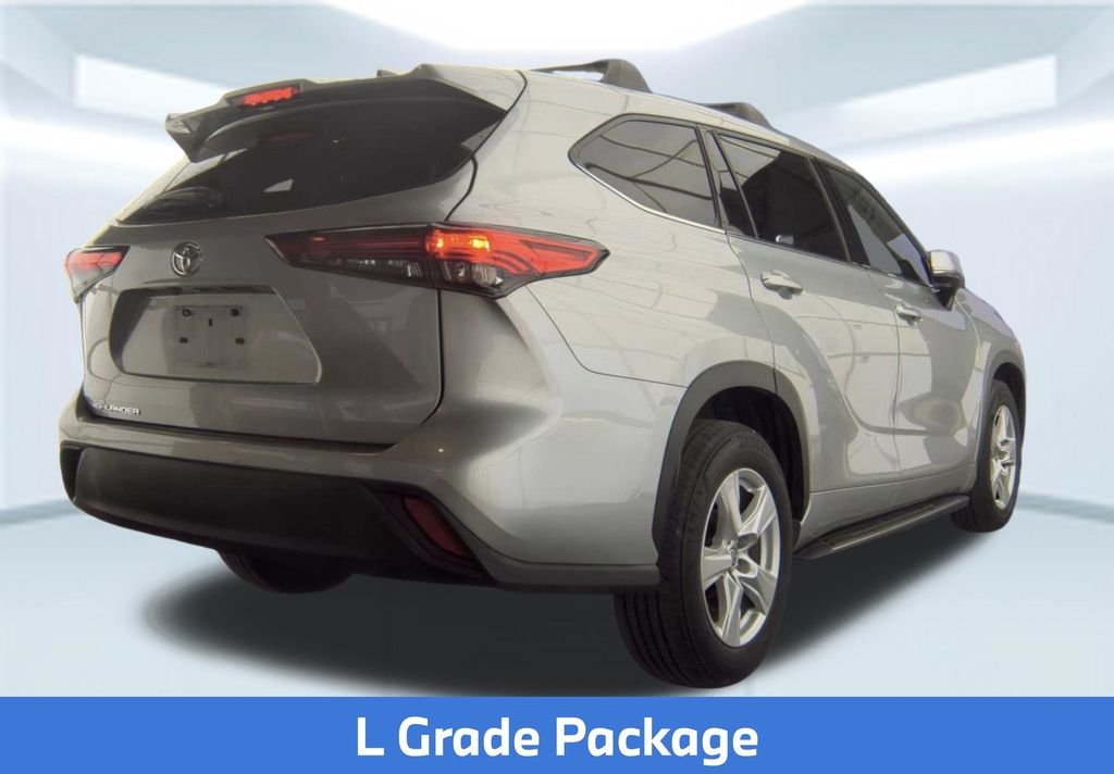 Used 2022 Silver Toyota L image 2