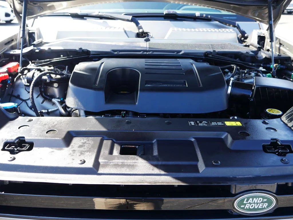 Used 2023  Land Rover X-Dynamic SE image 10