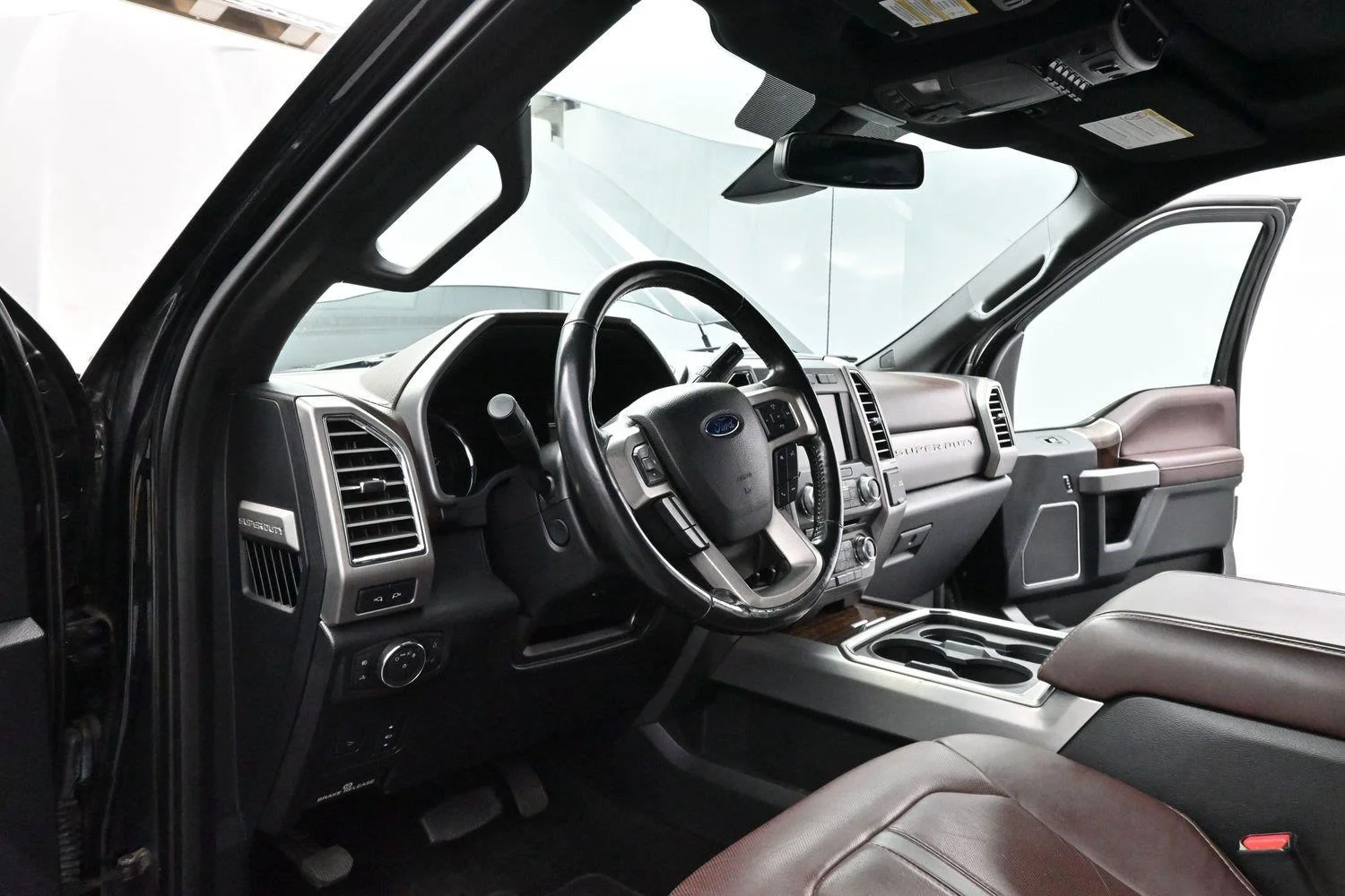Used 2017 Shadow Black Ford Platinum image 15