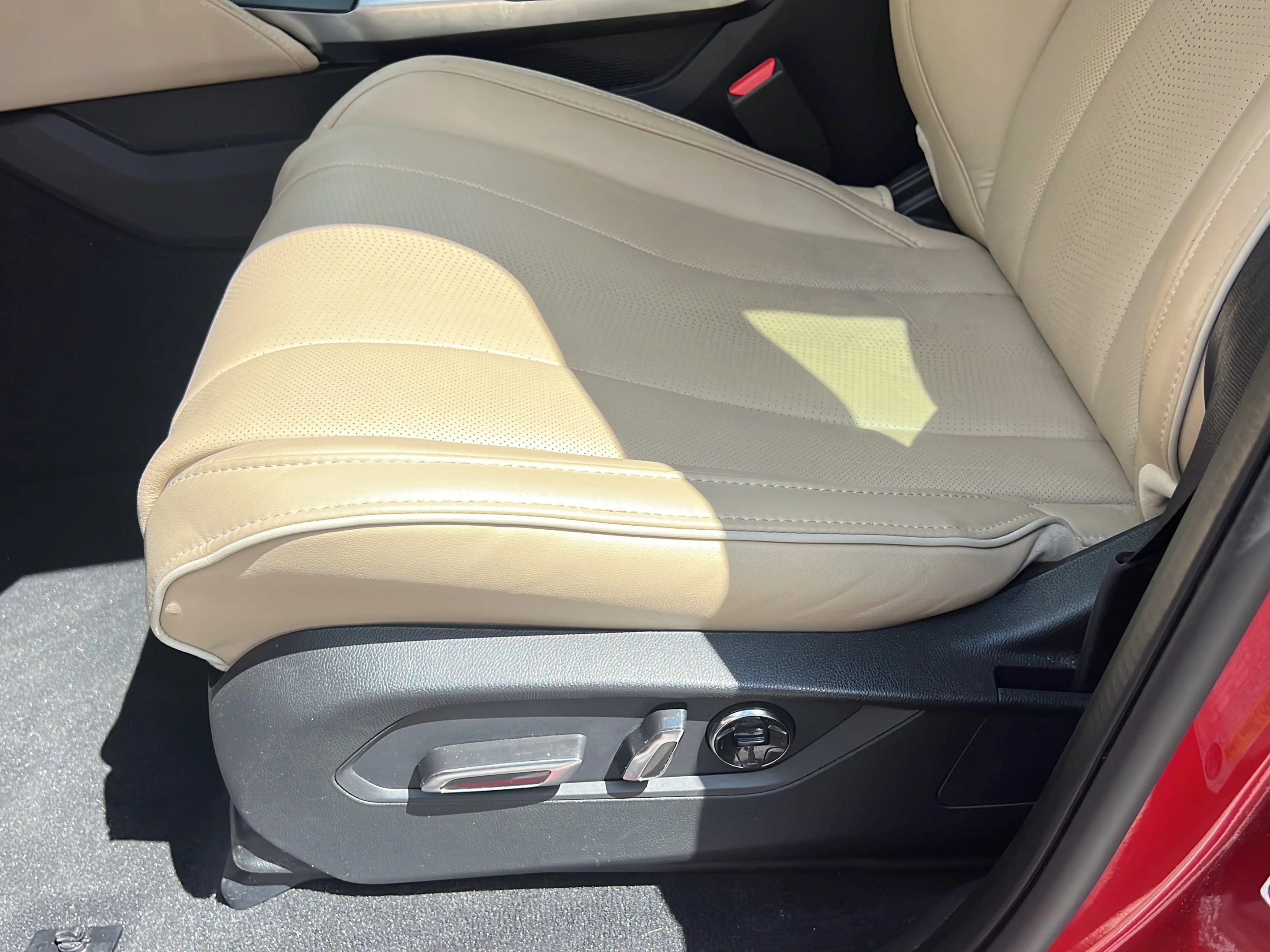 Used 2024 Red Acura w/Advance Package image 17